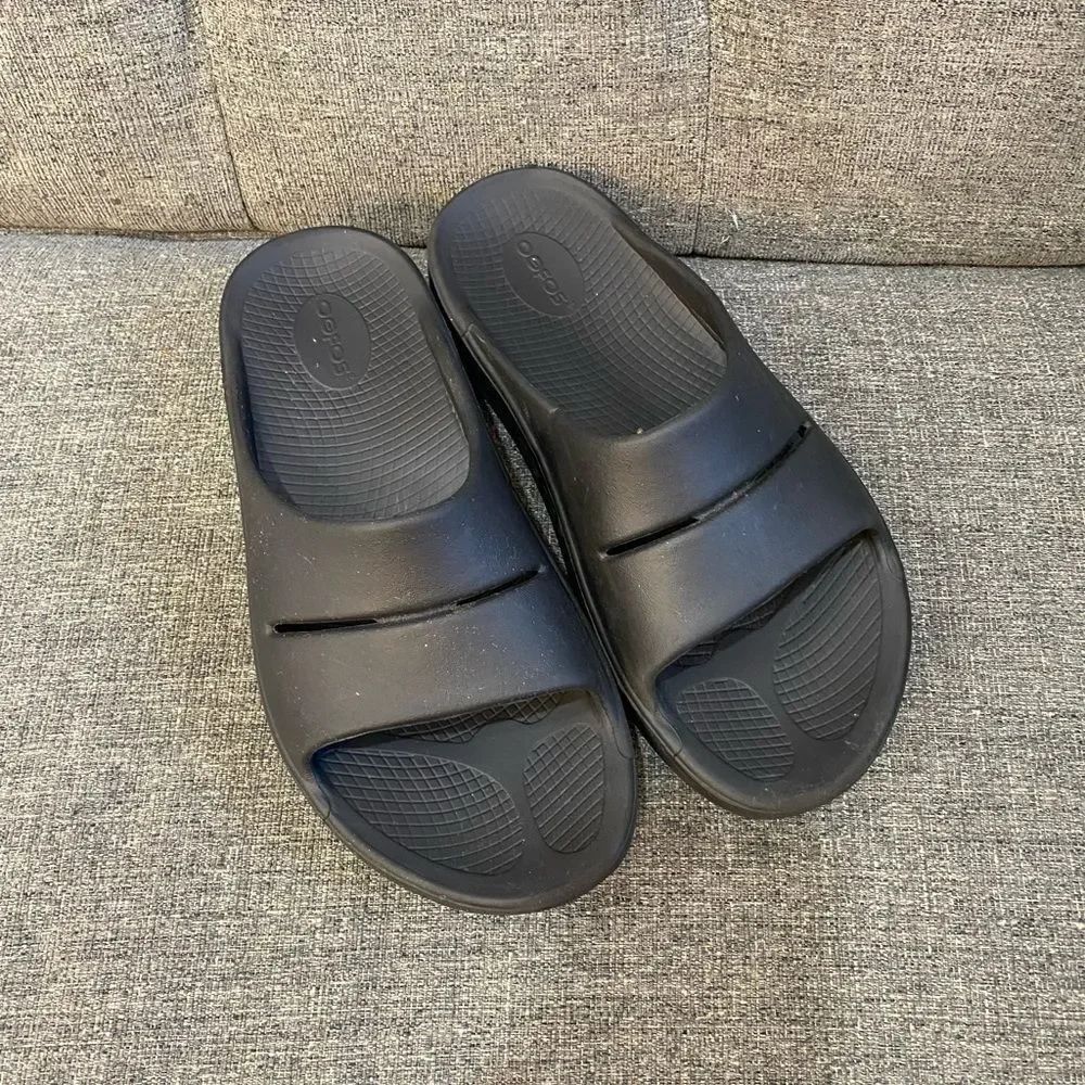 OOFOS OOahh Men's Classic Black Slide Sandals